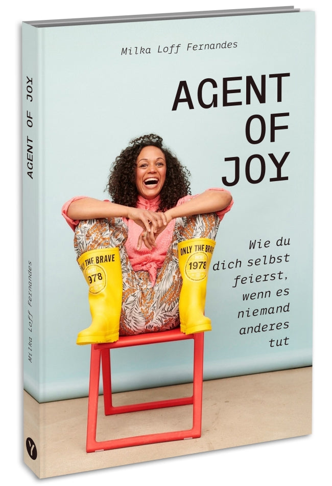 AGENT OF JOY - Das Buch. Nur hier mit persönlicher Signatur und Button.